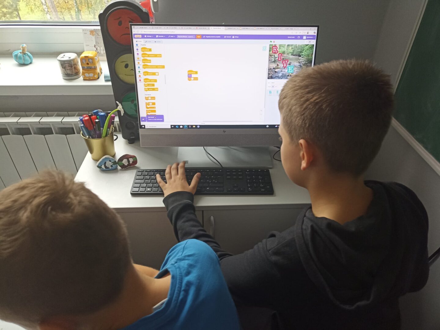 Radimo u Scratchu - 4. razred